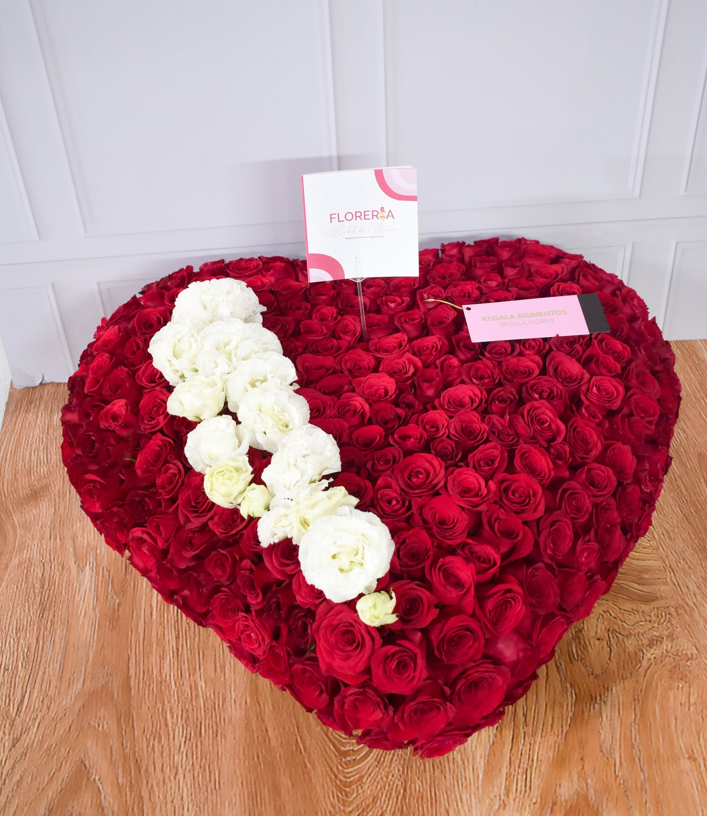CORAZÓN 3D CON 350 ROSAS