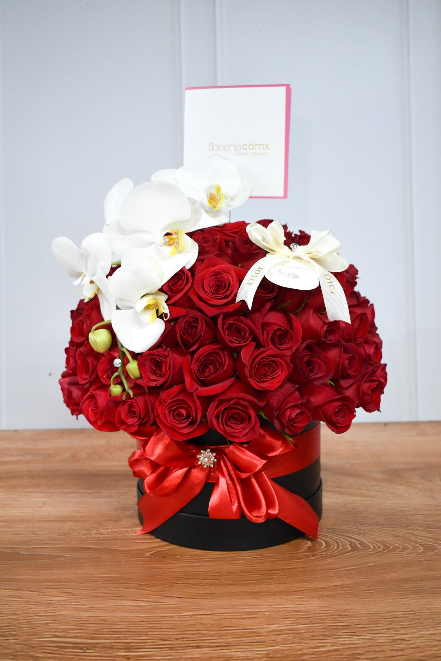 ESFERA 100 ROSAS Y ORQUIDEA