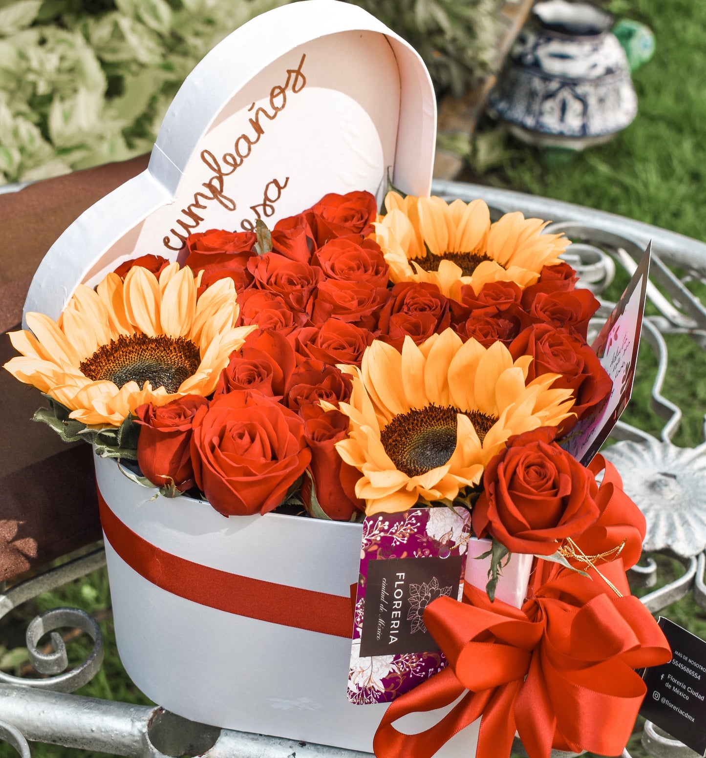 MINI BOX DE GIRASOLES Y ROSAS