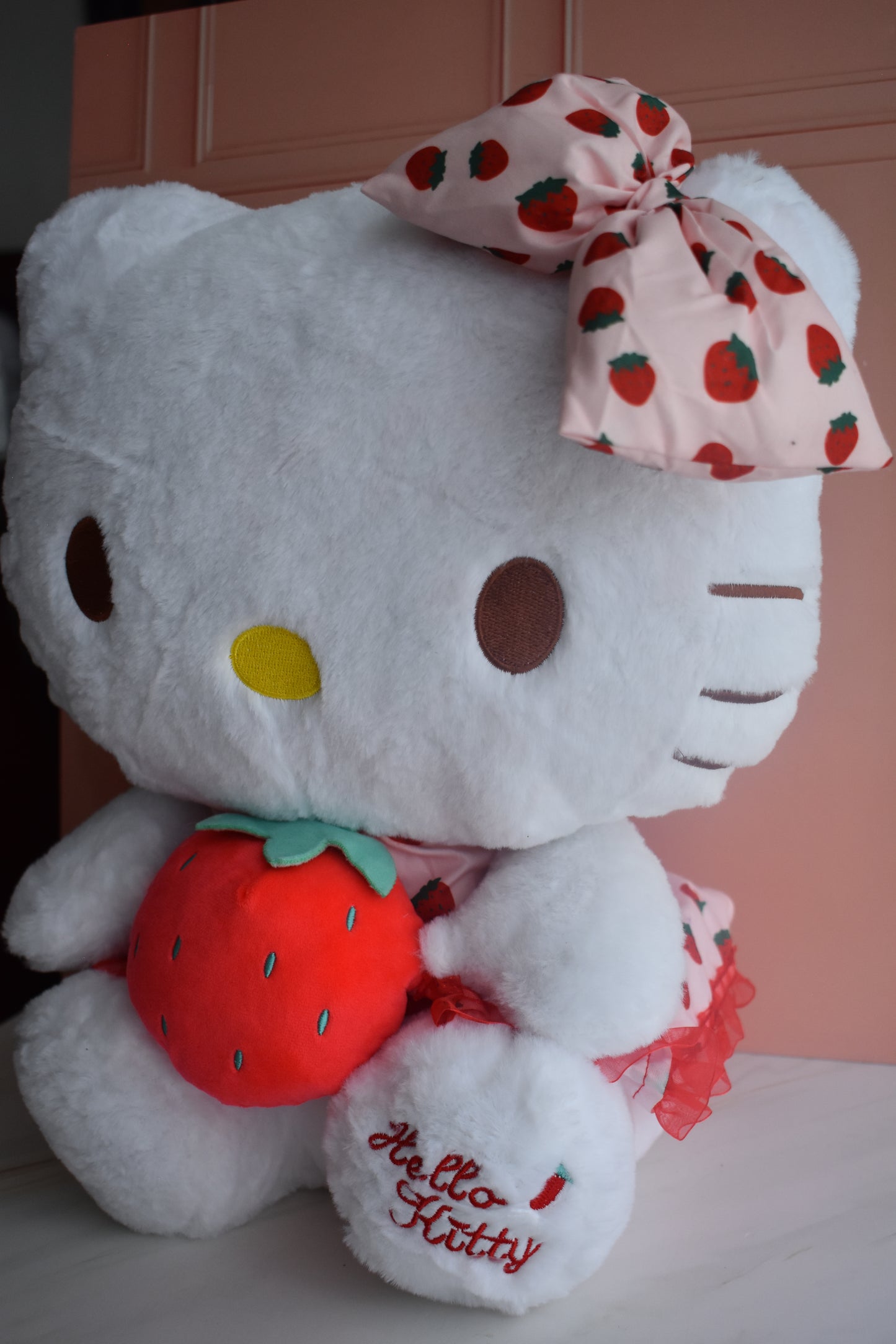 HELLO KITTY “SWEET STRAWBERRY”