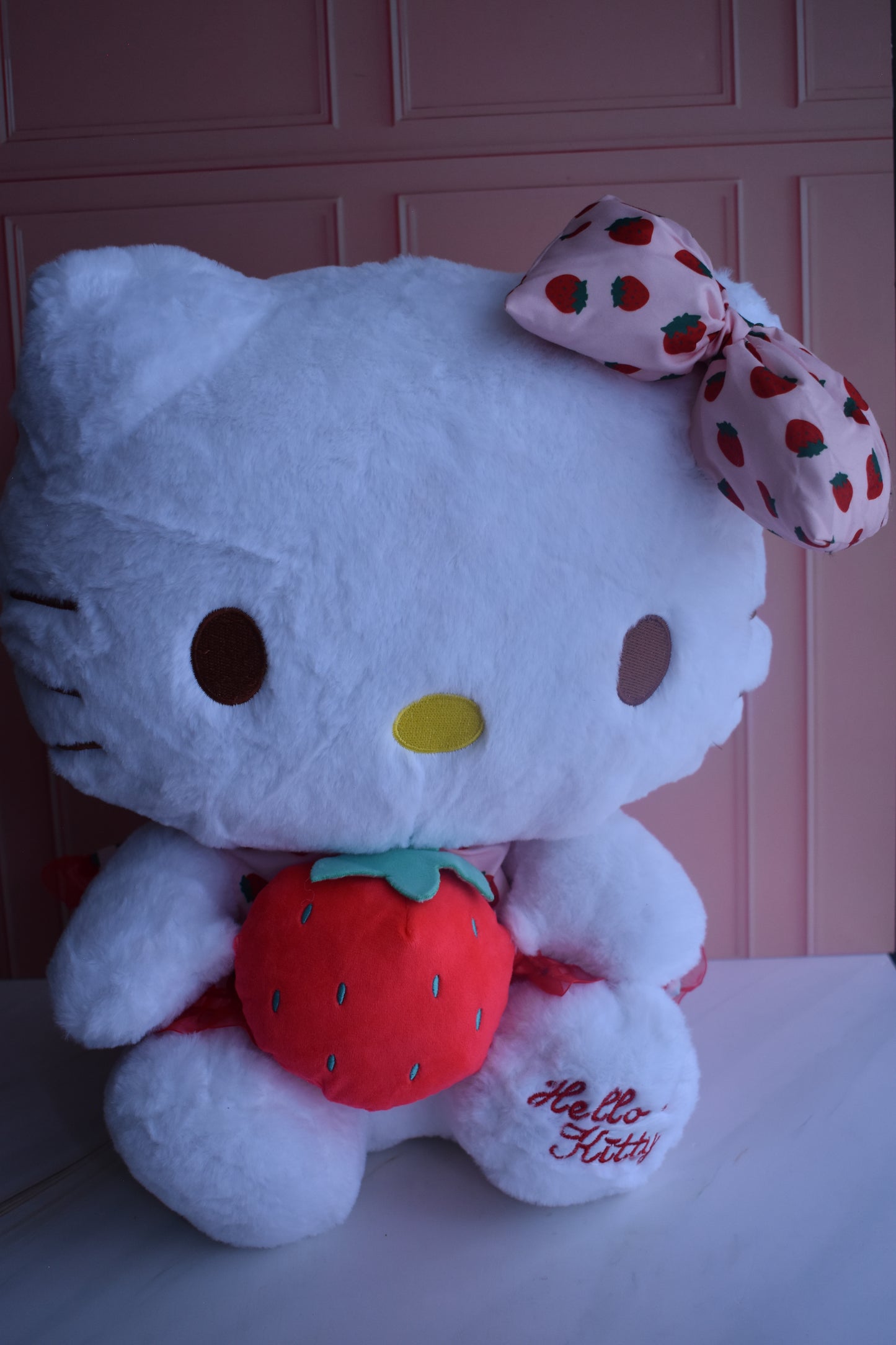 HELLO KITTY “SWEET STRAWBERRY”