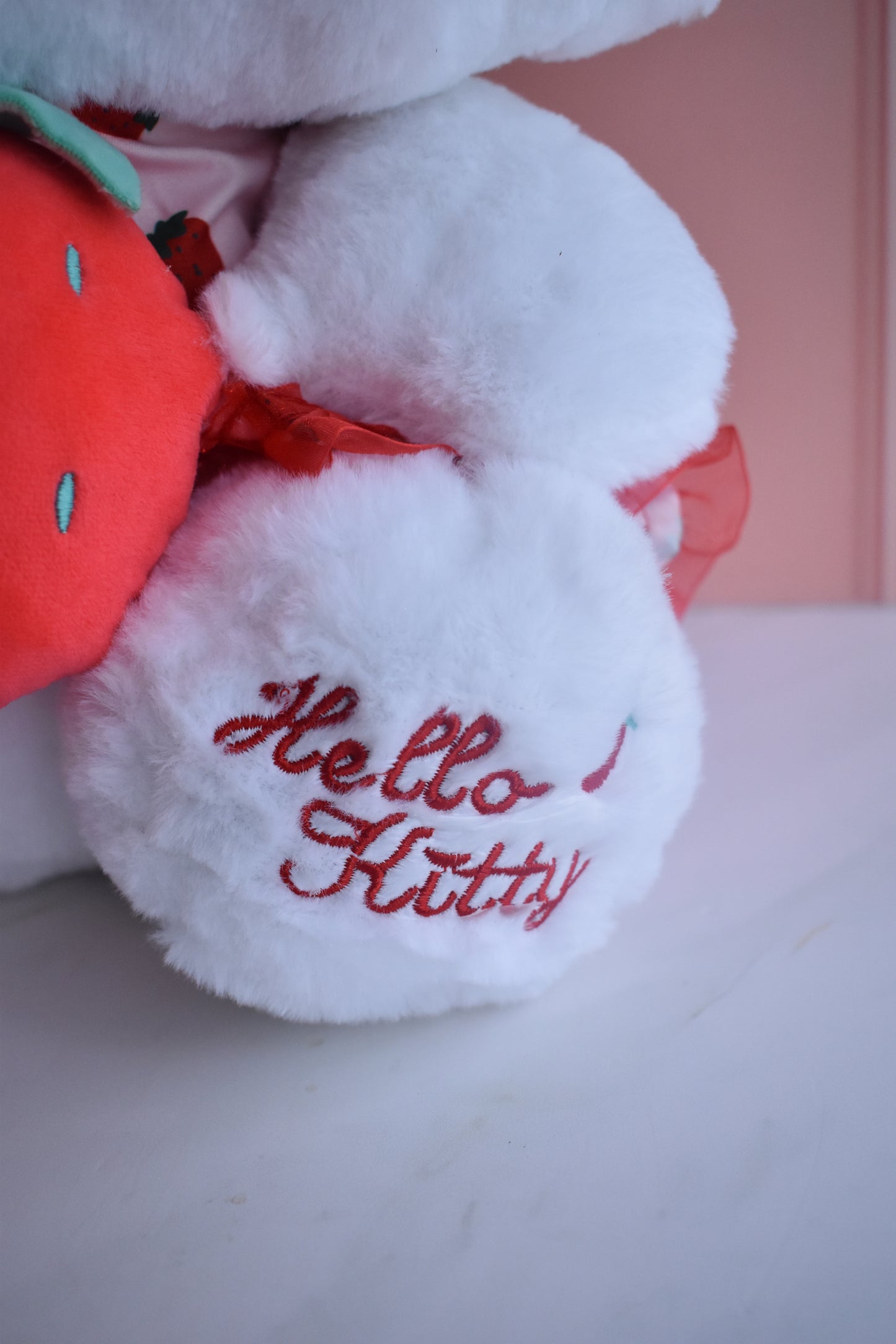 HELLO KITTY “SWEET STRAWBERRY”