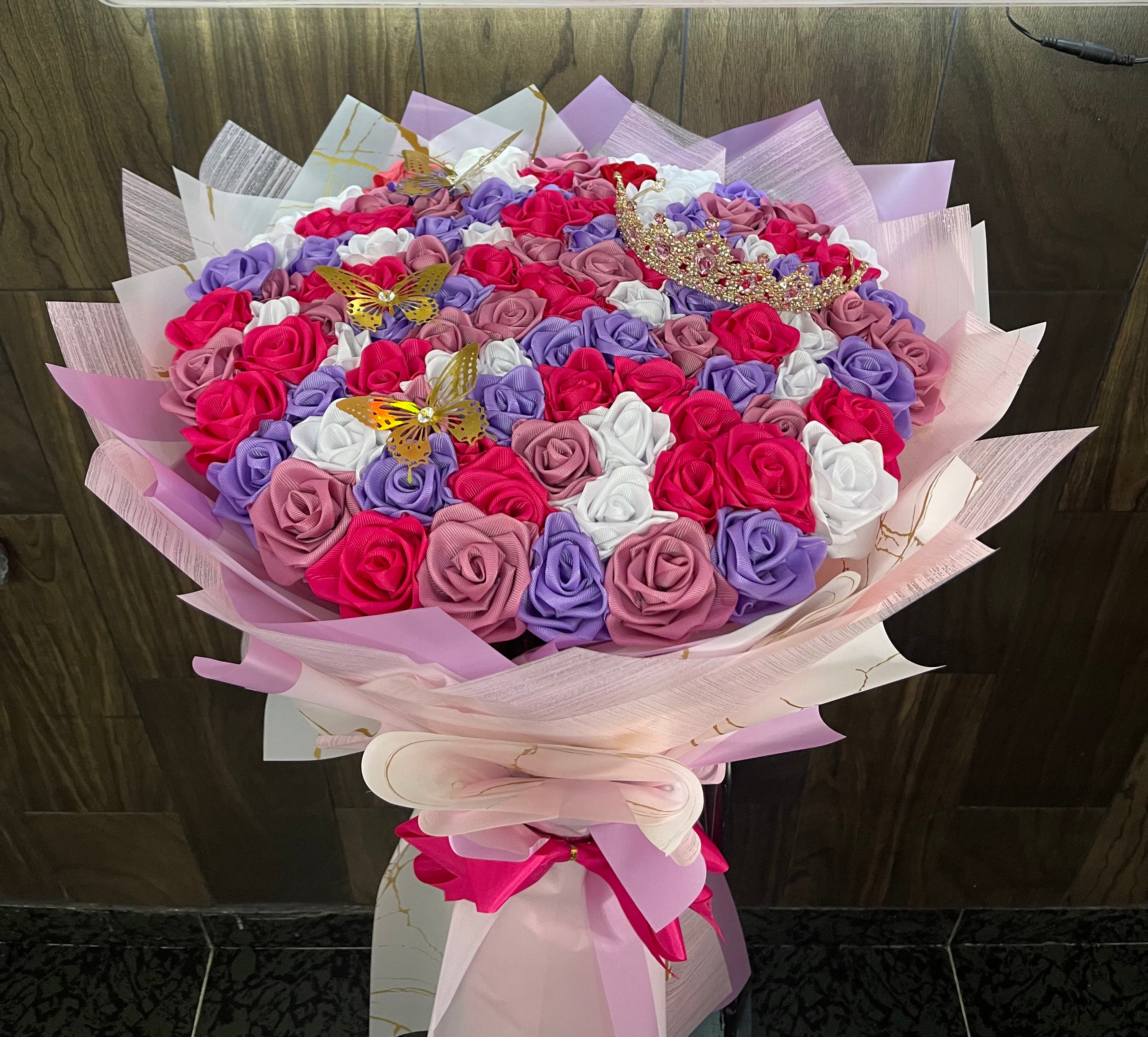 RAMO DE ROSAS ETERNAS